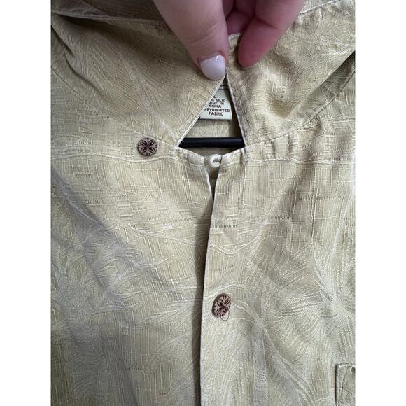 Tommy Bahama Men's XL Tan Silk Short Sleeve Button Up Resort Shirt Textured - Picture 3 of 6